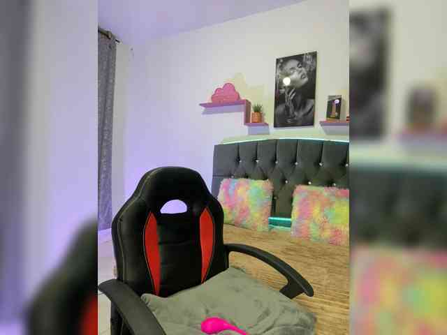 Emily22x webcam