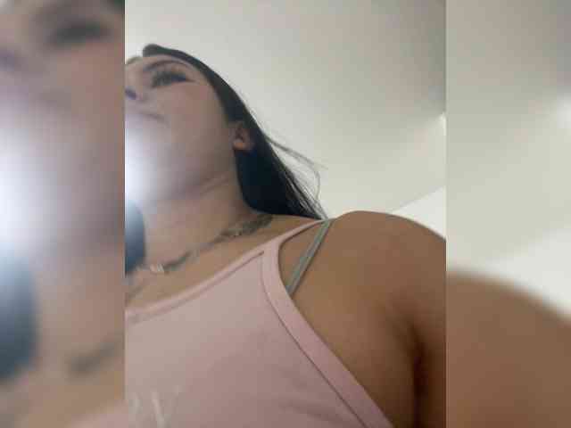 Emily22x webcam