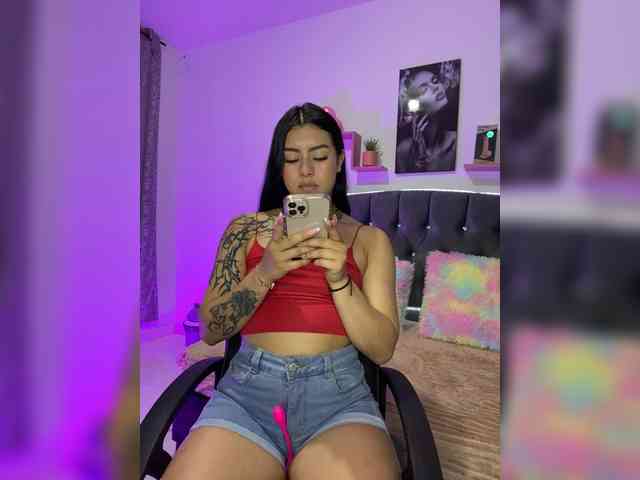 Emily22x webcam