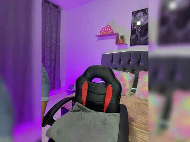 Emily22x webcam