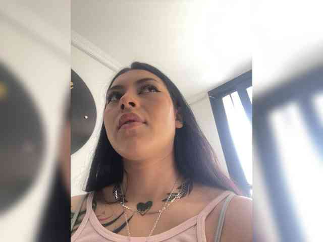 Emily22x webcam