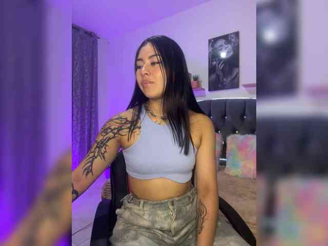 Emily22x webcam