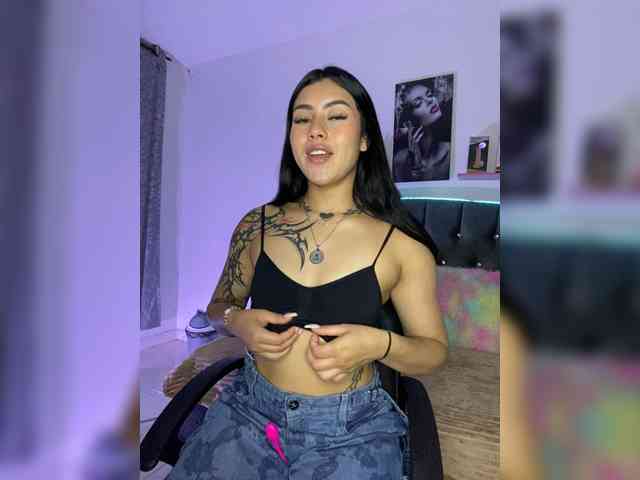 Emily22x webcam