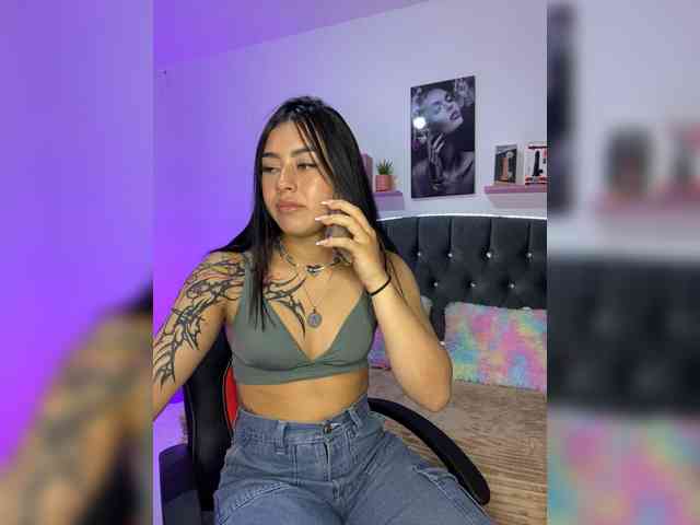 Emily22x webcam