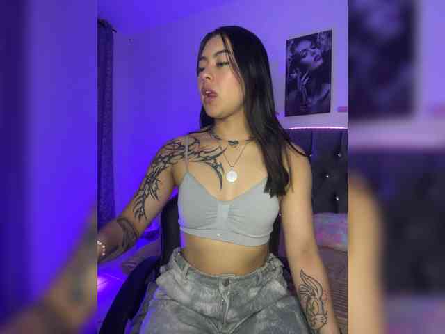 Emily22x webcam
