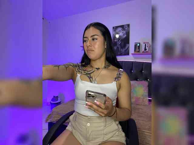 Emily22x webcam