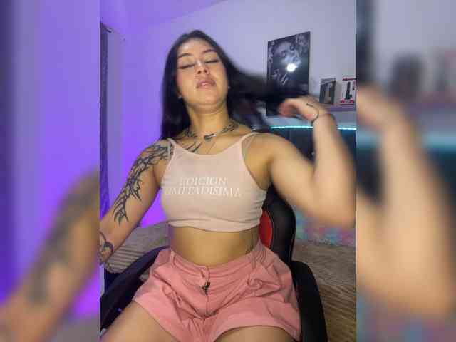 Emily22x webcam
