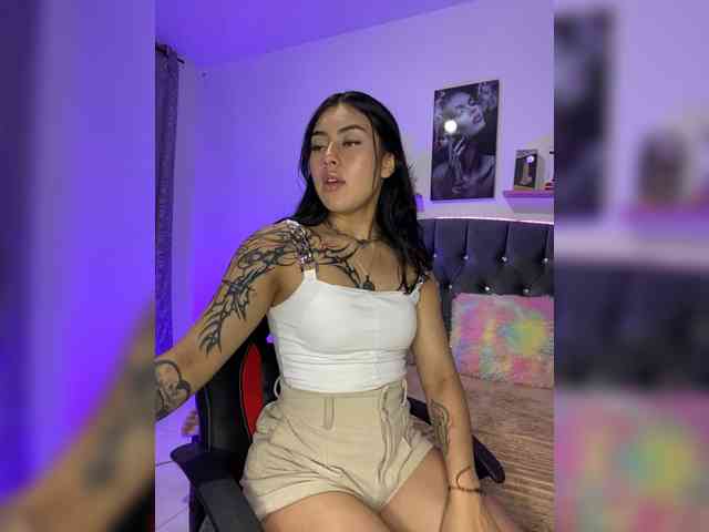 Emily22x webcam