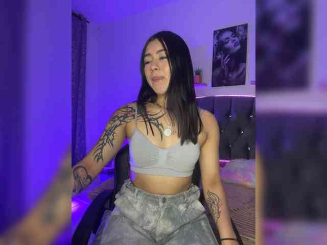 Emily22x webcam