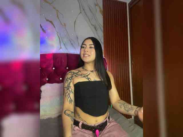 Emily22x Live Webcam on BongaCams