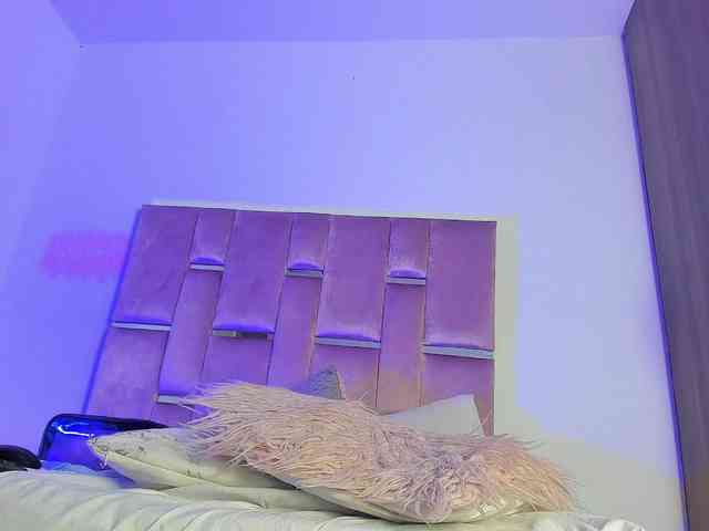 emmabrown10 Live Webcam on BongaCams