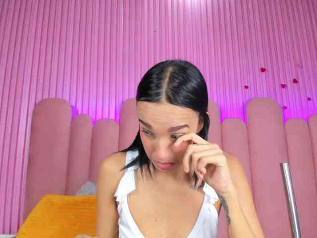 PerlaaRouse webcam