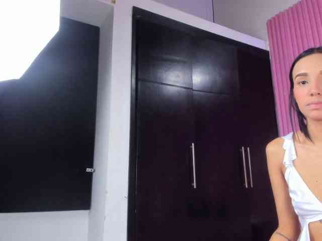 PerlaaRouse webcam