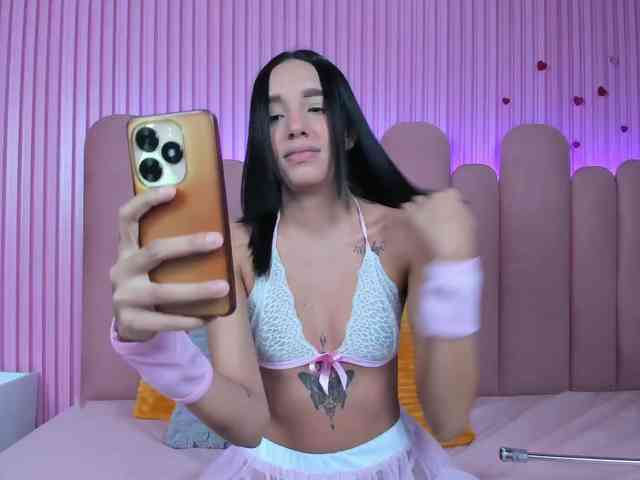 PerlaaRouse webcam