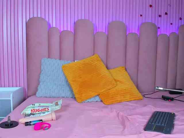 PerlaaRouse webcam