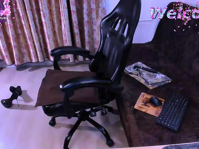 SabrinaO's BongaCams show and profile