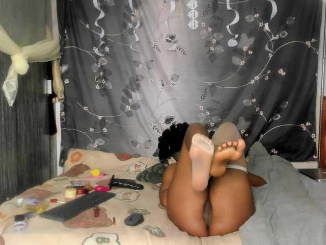 Masturbate to BongaCams's Foxy-Roxy Foxy-Roxy from BongaCams