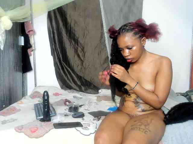 Foxy-Roxy webcam
