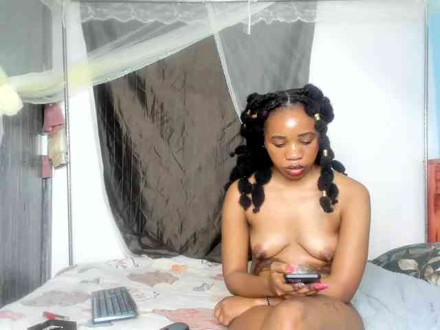 Foxy-Roxy webcam