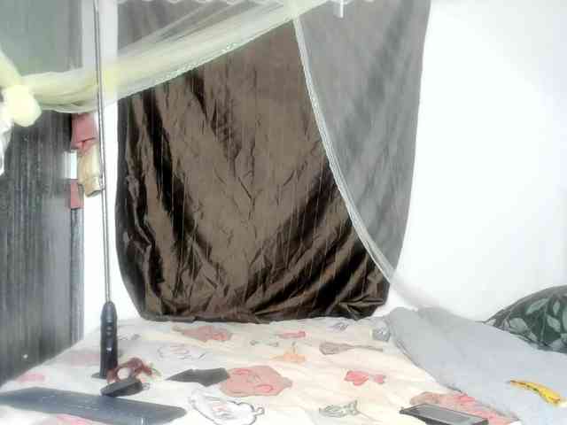 Foxy-Roxy webcam