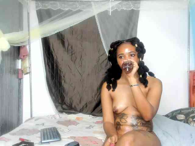 Foxy-Roxy webcam
