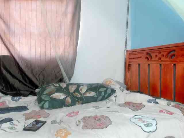 Foxy-Roxy webcam