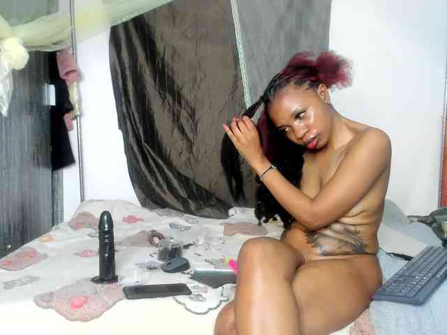 Foxy-Roxy webcam
