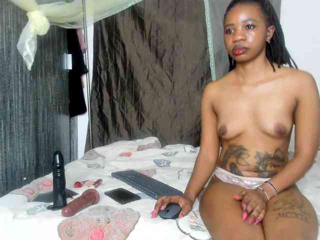 Foxy-Roxy webcam