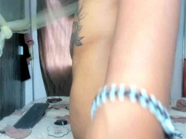 Foxy-Roxy webcam