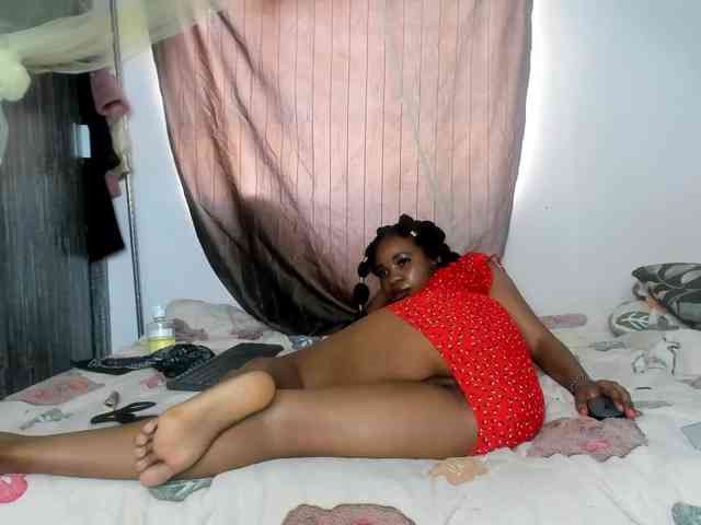 Foxy-Roxy webcam