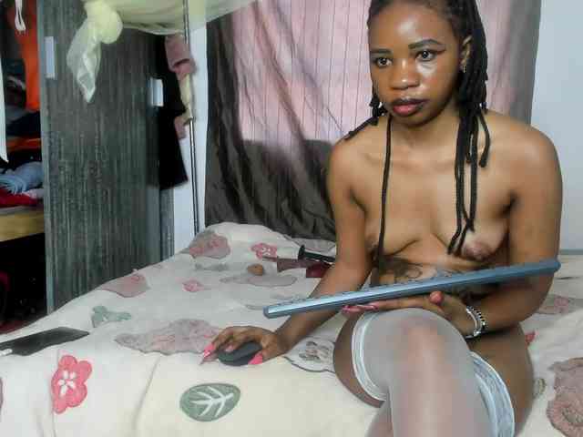 Foxy-Roxy webcam