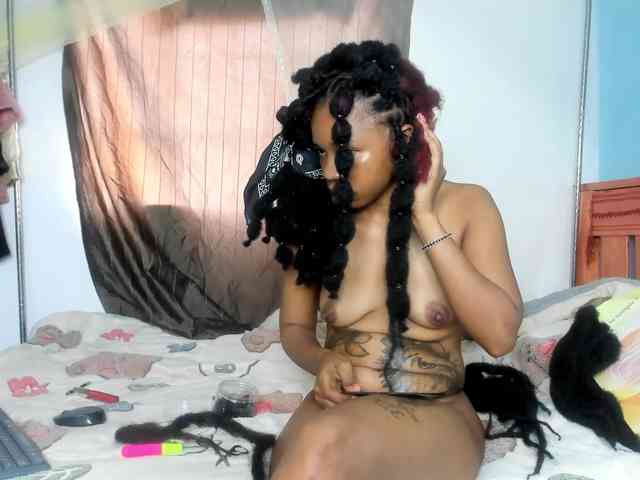Foxy-Roxy webcam