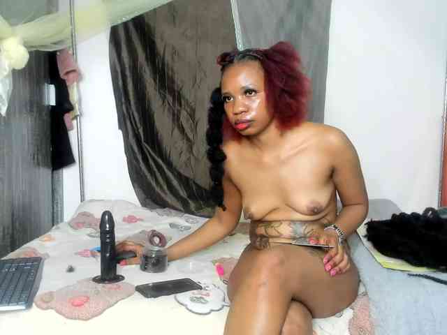 Foxy-Roxy webcam