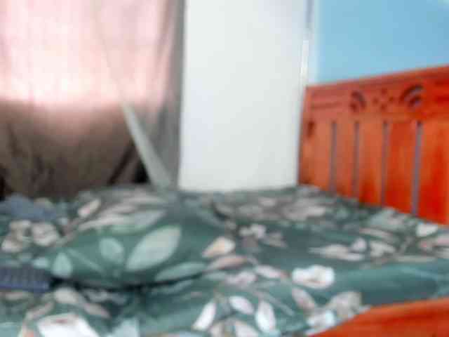Foxy-Roxy webcam