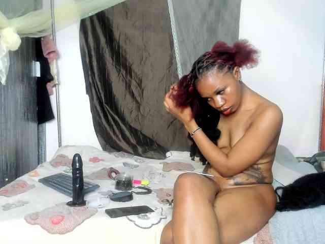 Foxy-Roxy webcam