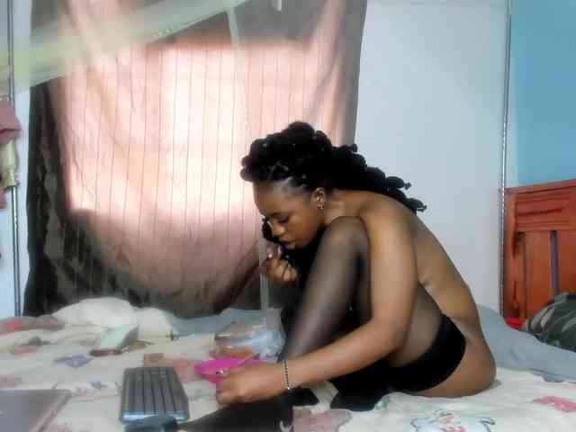 Foxy-Roxy webcam