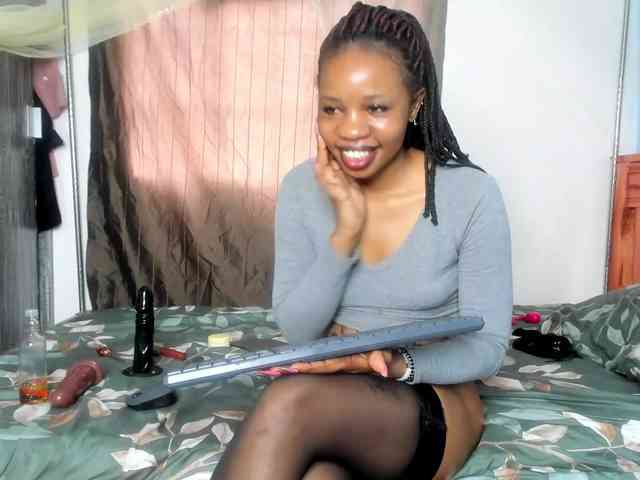 Foxy-Roxy webcam