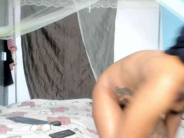 Foxy-Roxy webcam