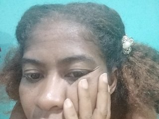 DonnelaQuin's Live Webcam