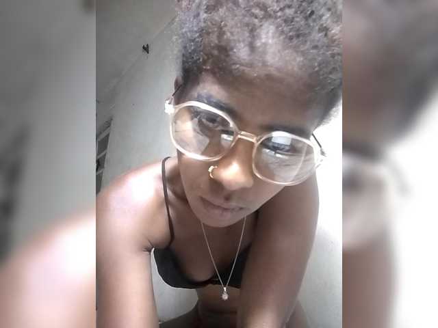 DonnelaQuin's BongaCams show and profile