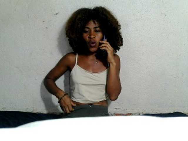 DonnelaQuin's BongaCams show and profile