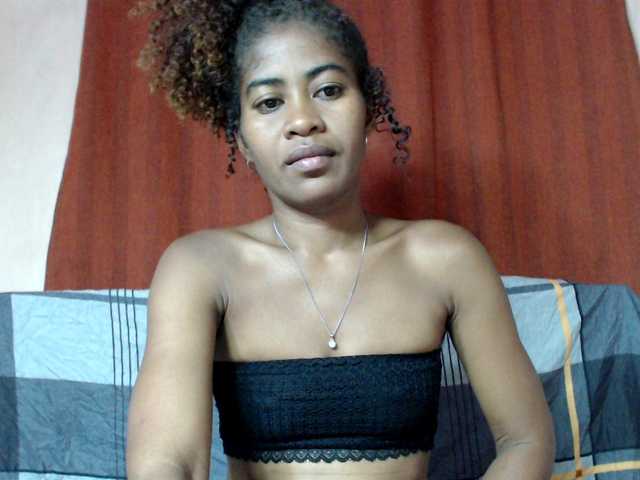  DonnelaQuin chat room