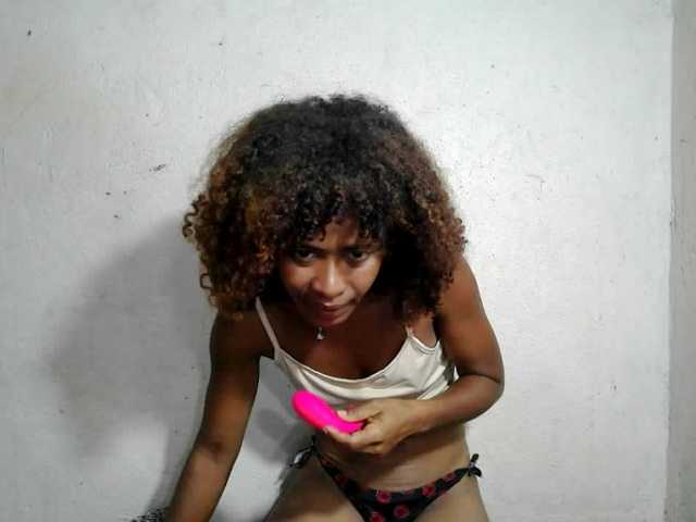 DonnelaQuin's BongaCams show and profile