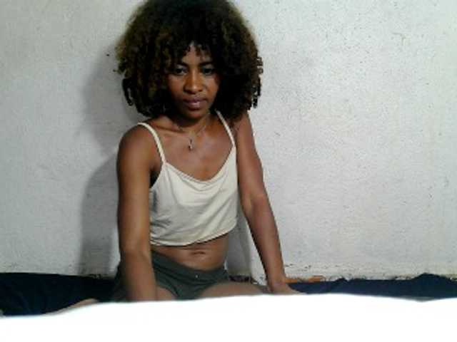 DonnelaQuin's BongaCams show and profile