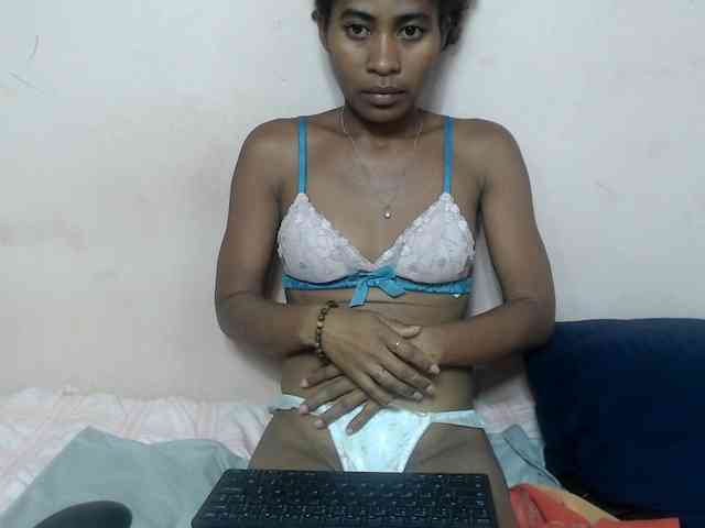 DonnelaQuin webcam