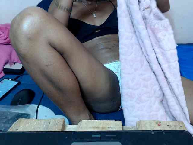 DonnelaQuin webcam