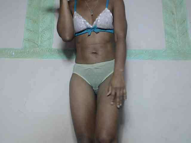 DonnelaQuin webcam