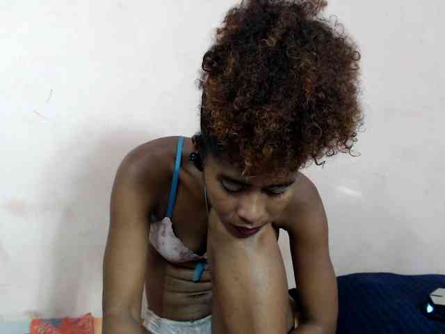 DonnelaQuin Live Webcam on BongaCams