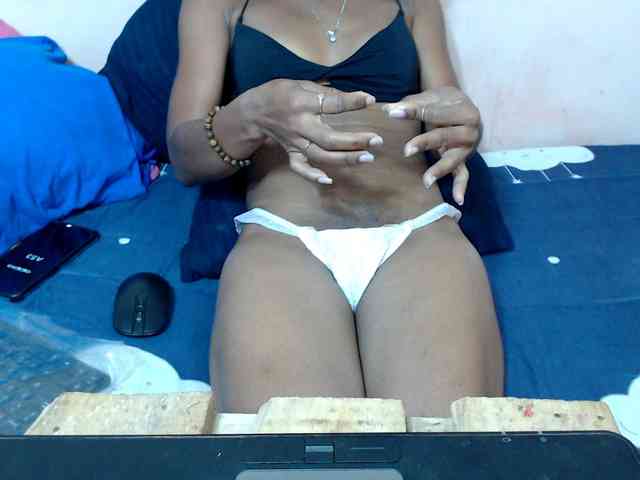 DonnelaQuin webcam