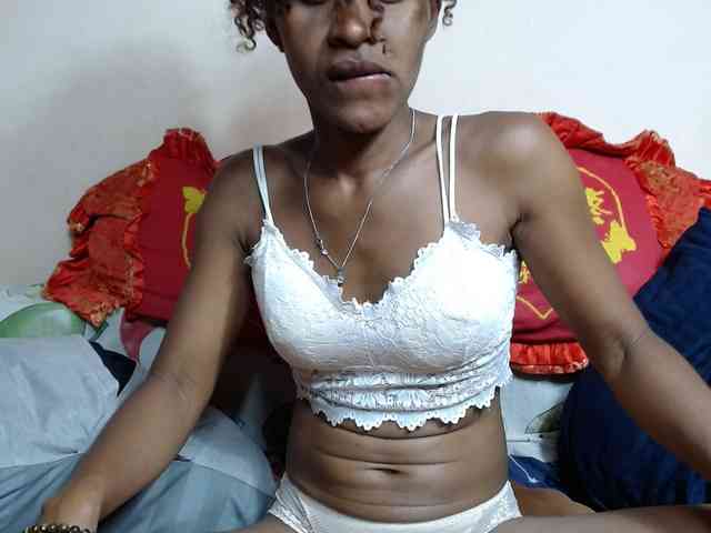 DonnelaQuin Live Webcam on BongaCams
